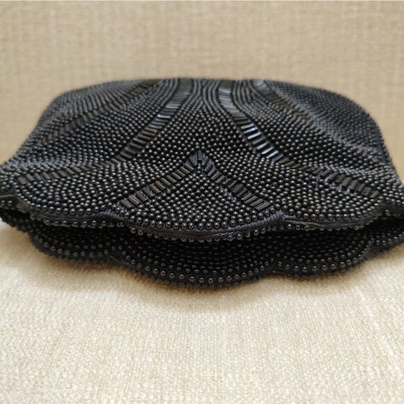 Black Scalloped Beaded Evening Shoulder Bag - Picture 4 of 10